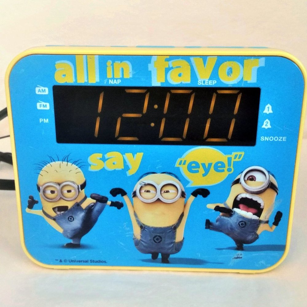 Despicable Me-Minion Kids Clock/Radio Duel-CR-2942M-Working